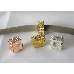 Distanziatore strass foro...